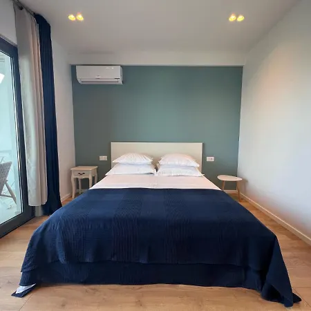 Guest house Beachfront Comfort Sinajko Podgora