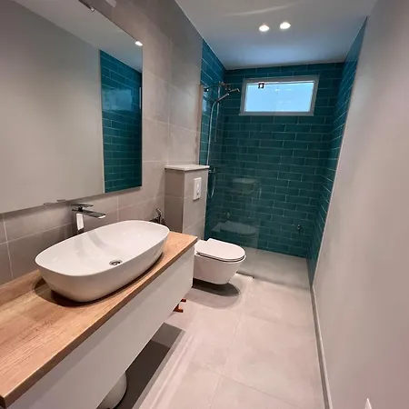 Beachfront Comfort Sinajko