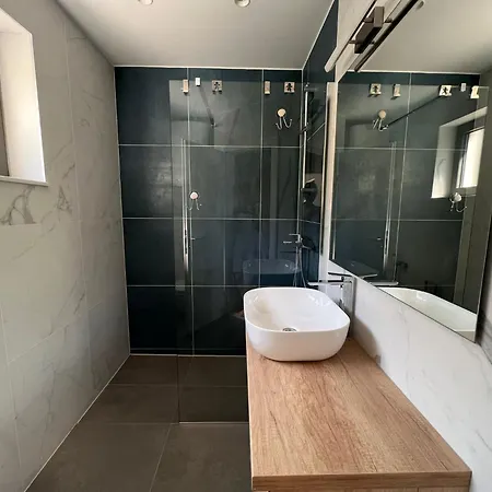 Beachfront Comfort Sinajko 3* Podgora (Split-Dalmatia)