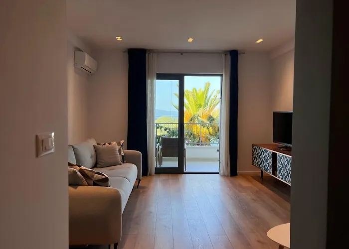 Beachfront Comfort Sinajko Gostinjska kuća 3*
