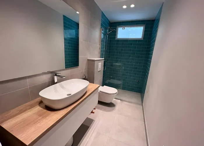 Beachfront Comfort Sinajko