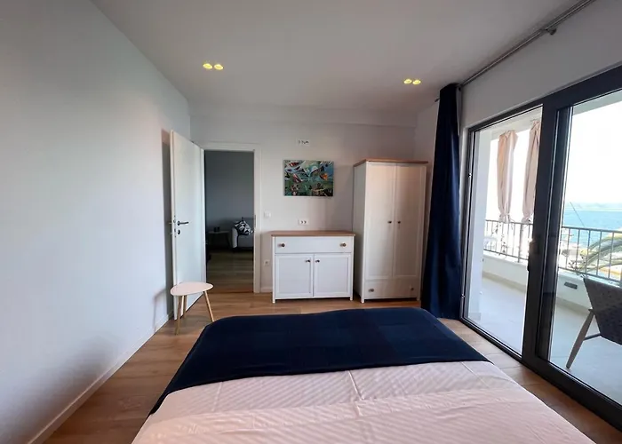 Beachfront Comfort Sinajko Gostinjska kuća